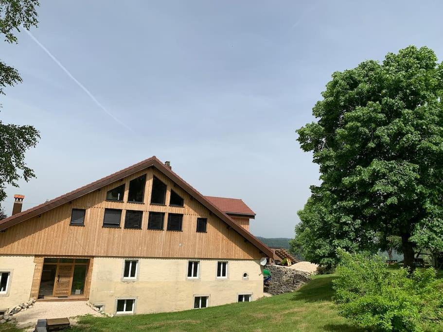 Holiday home Ancienne Ferme Comtoise 4 Etoiles, 11 Personnes St-point/mont D'or Montperreux